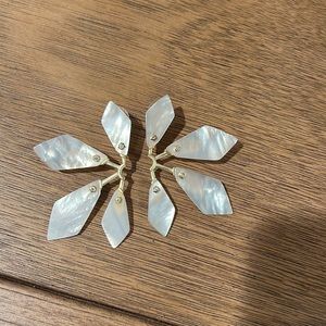 NWOT Kendra Scott Malika Mother of Pearl Earrings
